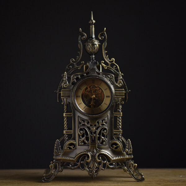 European Retro Desk Clock – Luxury Metal Vintage Table Clock with Exposed Movement for Living Room, Office & Home Décor